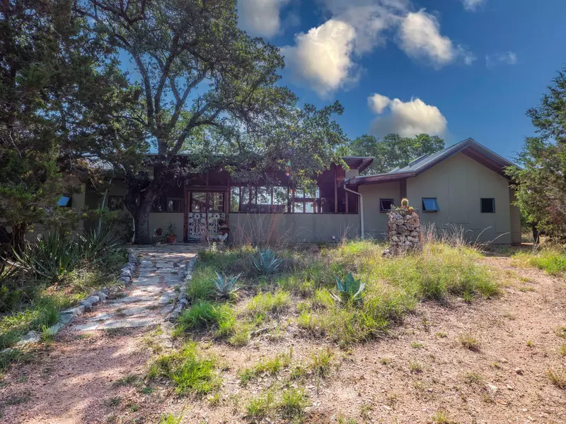 900 Pedernales Oaks DR, Johnson City, TX 78636