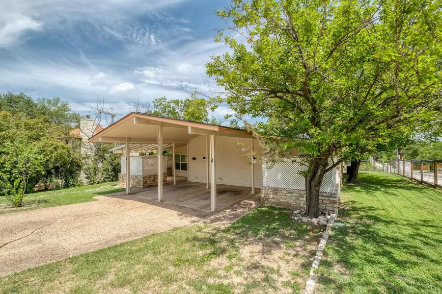 2700 Catalina DR, Austin, TX 78741