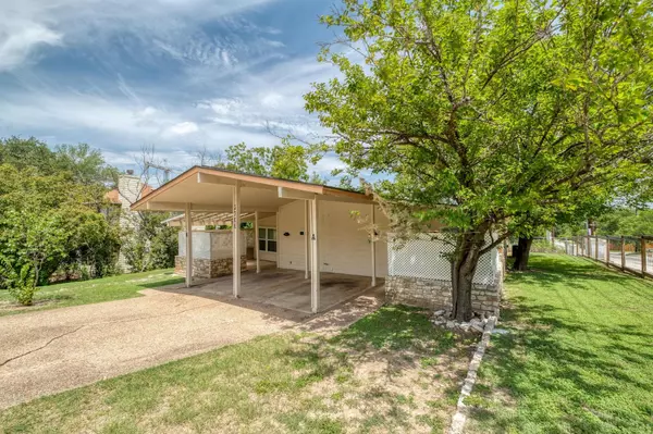 2700 Catalina DR, Austin, TX 78741