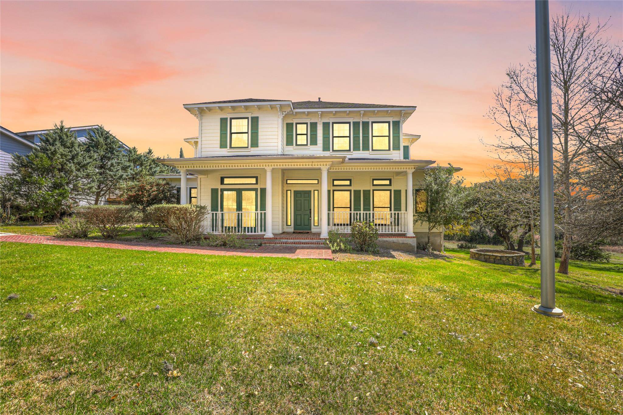 120 Oak Hideaway DR, Canyon Lake, TX 78133