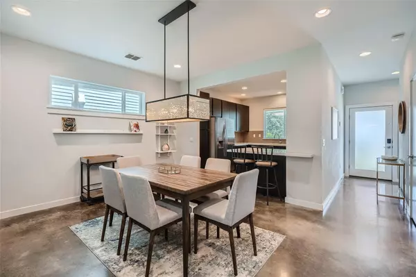301 W Stassney LN #16, Austin, TX 78745