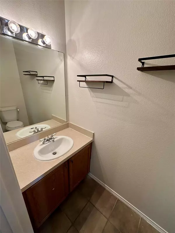 Kyle, TX 78640,135 Michaelis #B