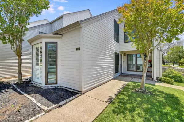 118 World Of Tennis SQ, Lakeway, TX 78738