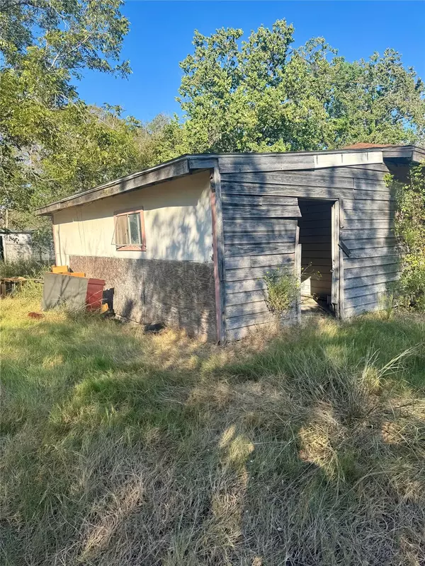 Cuero, TX 77954,117 Charles ST