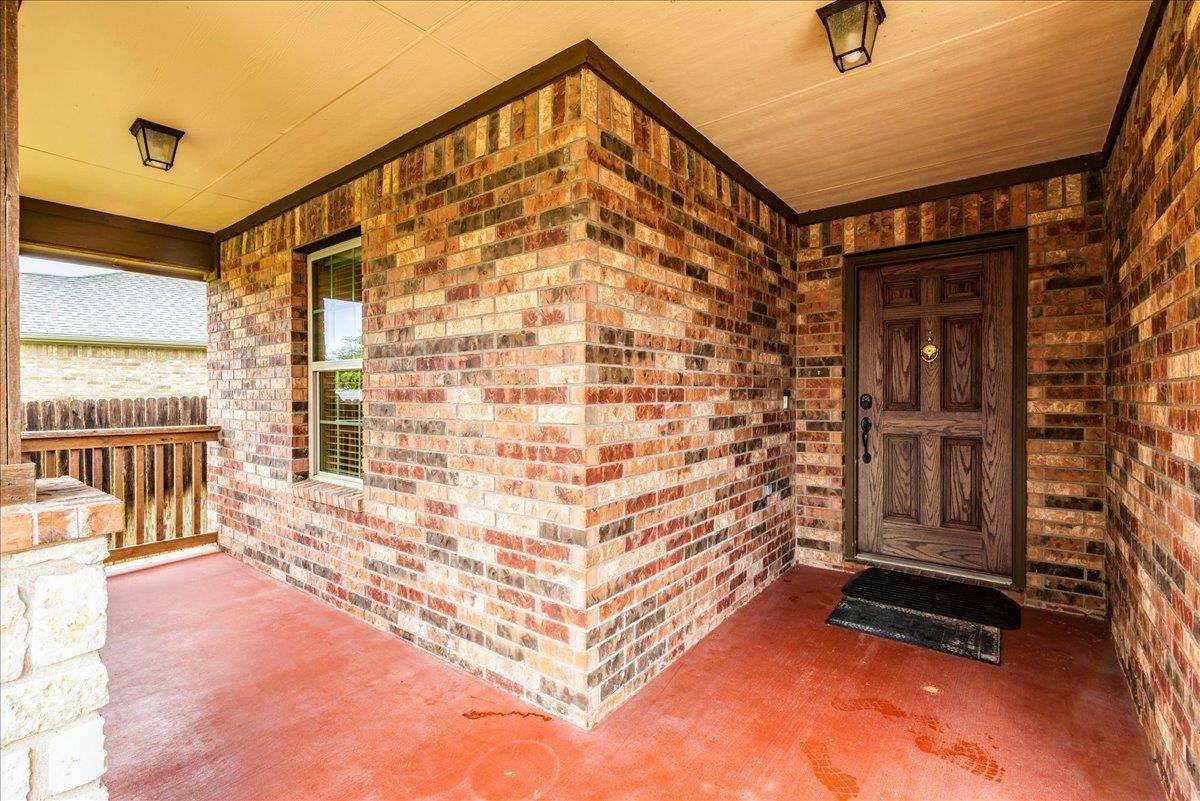 San Marcos, TX 78666,202 Leather Oak LOOP