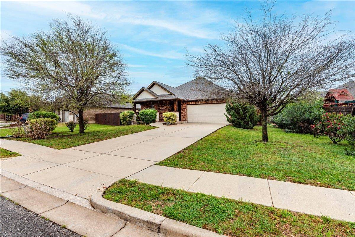 San Marcos, TX 78666,202 Leather Oak LOOP