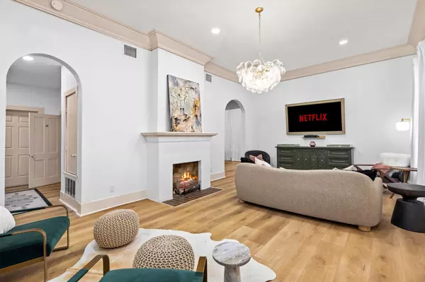 San Antonio, TX 78212,110 E Craig PL #1