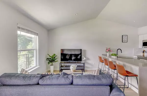 Austin, TX 78704,1205 Hollow creek DR #202