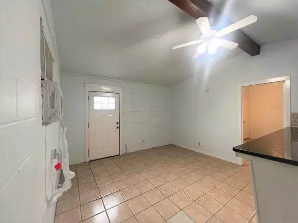 Austin, TX 78702,2609 E Cesar Chavez ST #206