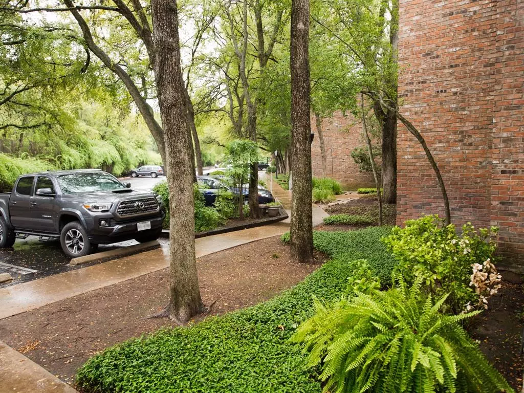 Austin, TX 78731,3839 Dry Creek DR #220