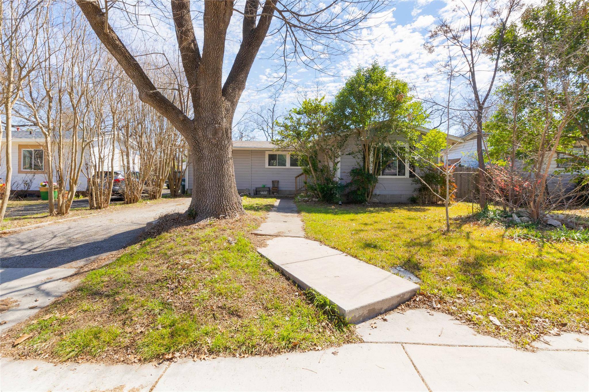 936 Cheatham ST, San Marcos, TX 78666