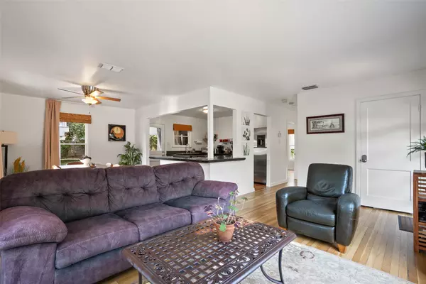 Austin, TX 78702,2102 E Martin Luther King Jr BLVD