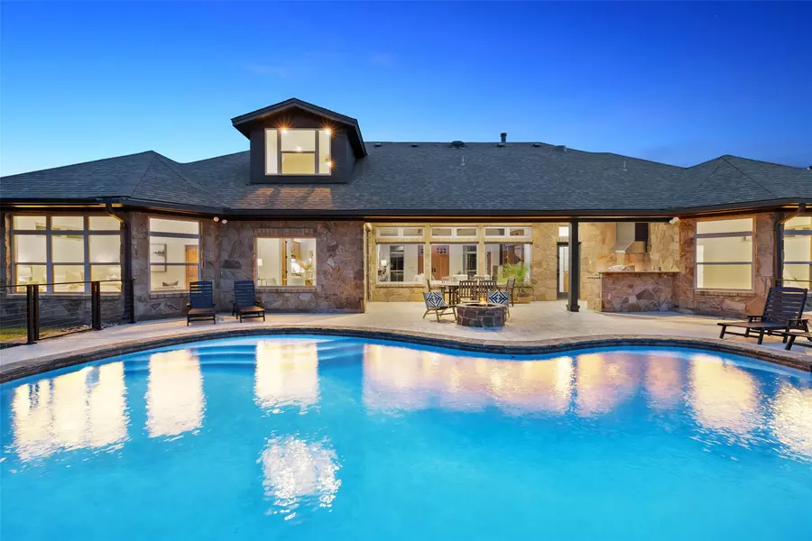 321 Hannah DR, Dripping Springs, TX 78620