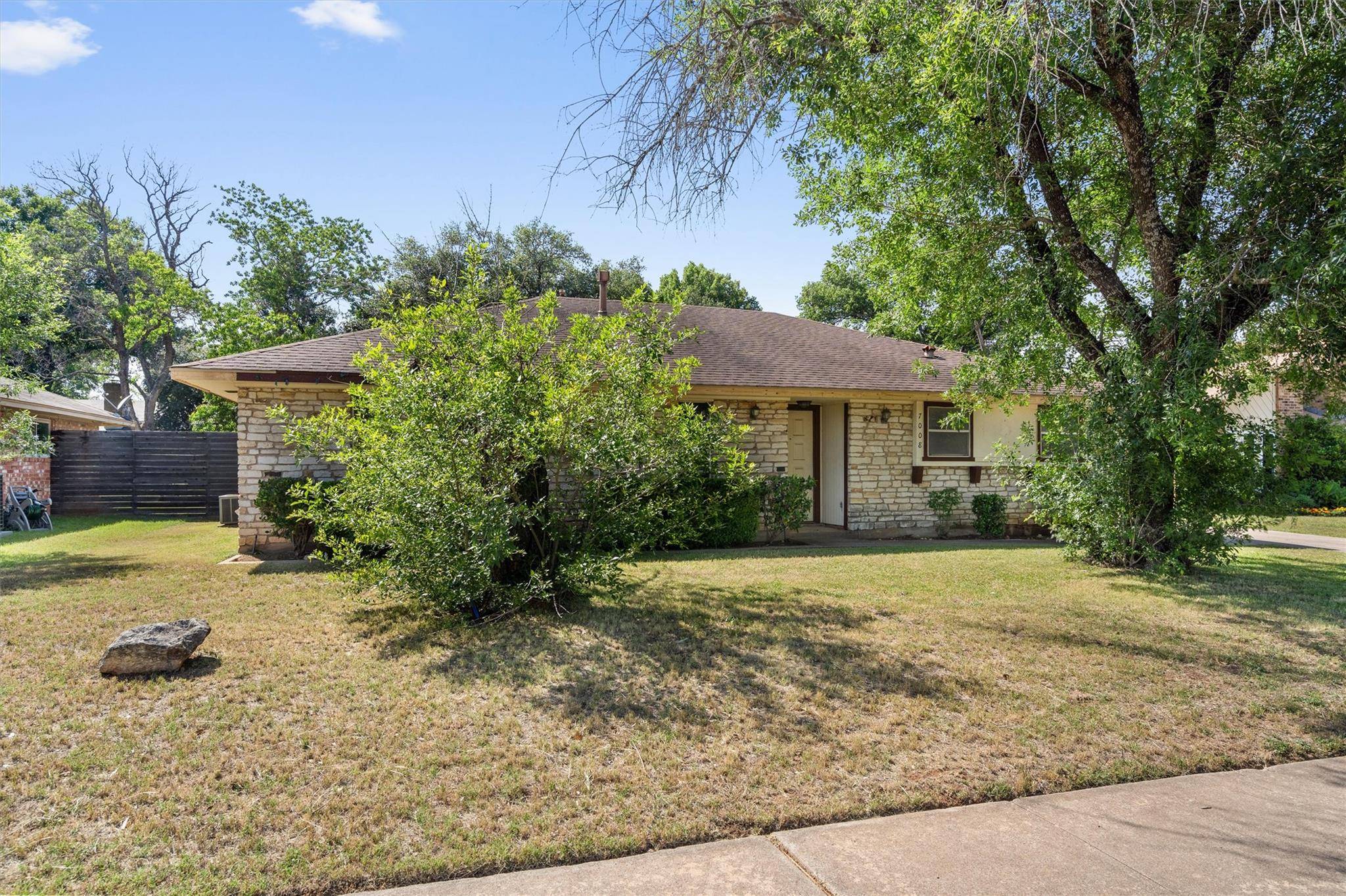 Austin, TX 78749,7008 Beckett RD