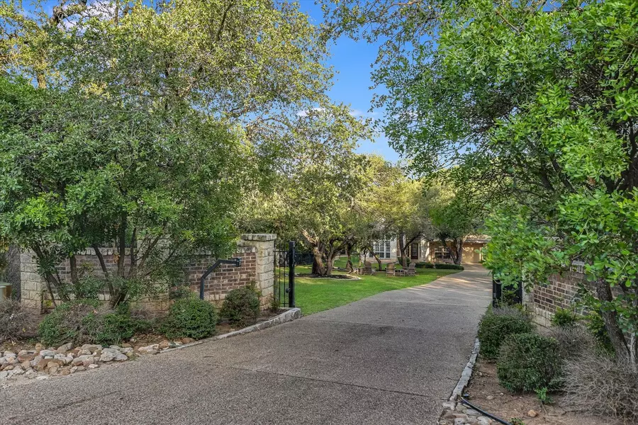 17120 Northlake Hills DR, Jonestown, TX 78645