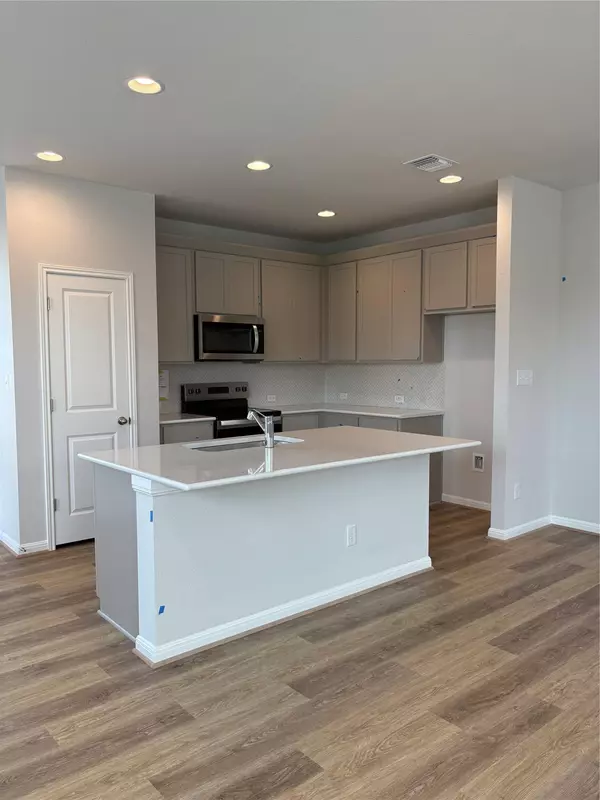 Taylor, TX 76574,108 Elm Branch TRL