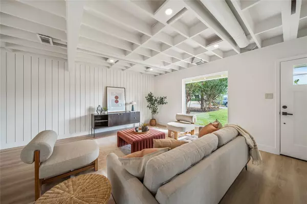 Austin, TX 78721,5202 Woodmoor DR