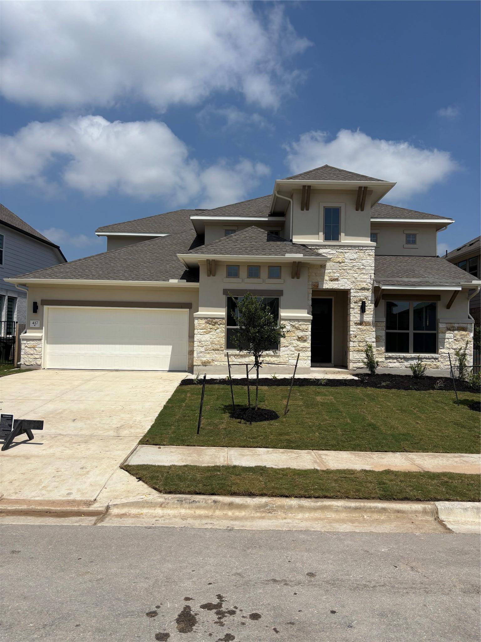 417 Hollister DR, Liberty Hill, TX 78642
