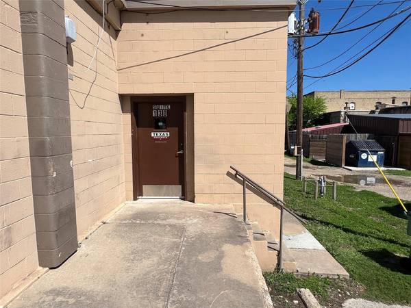 211 E 3rd ST #130, Taylor, TX 76574