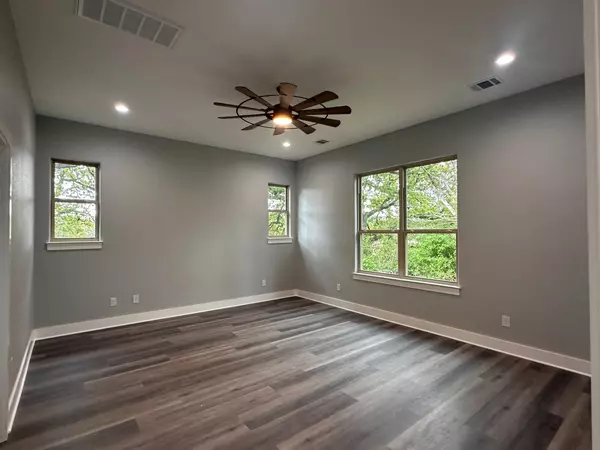 Bastrop, TX 78602,142 Alele DR