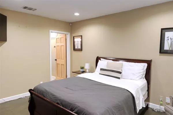 New Braunfels, TX 78130,1236 S Academy Ave S