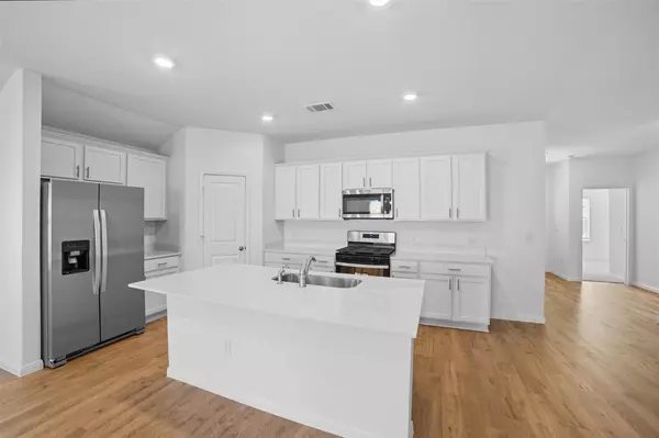 Buda, TX 78610,445 Mustang Lake CIR