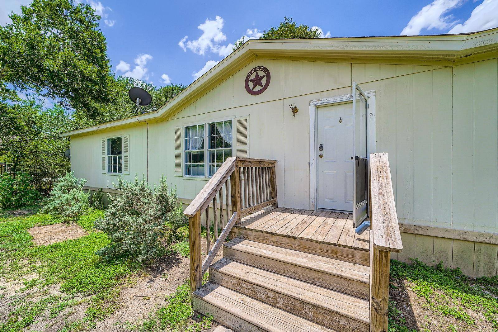 Elgin, TX 78621,8710 Lucinda DR