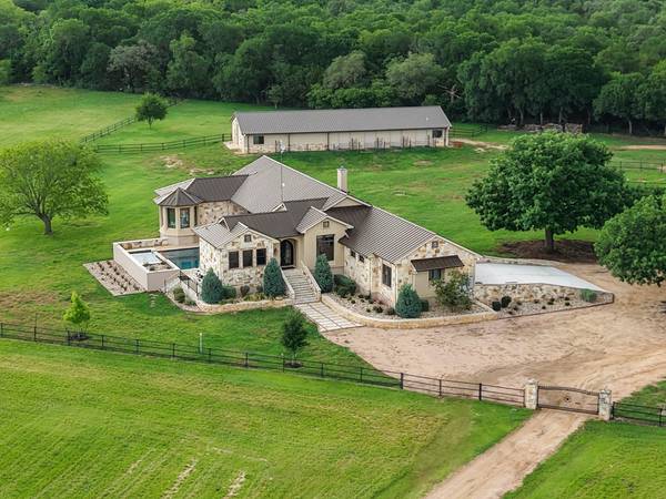 101 Spears Ranch RD, Jarrell, TX 76537