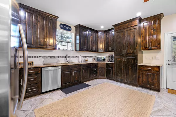 Dale, TX 78616,8400 Taylorsville RD