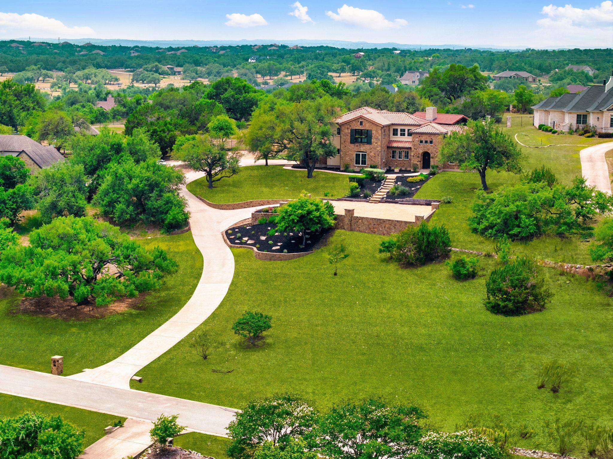 1013 Drifting Wind RUN, Dripping Springs, TX 78620