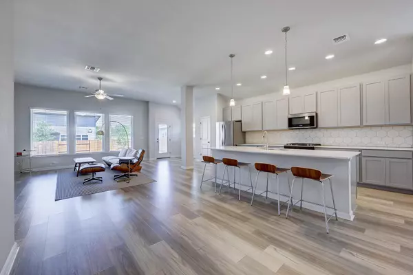 Austin, TX 78744,7708 Donnelley DR