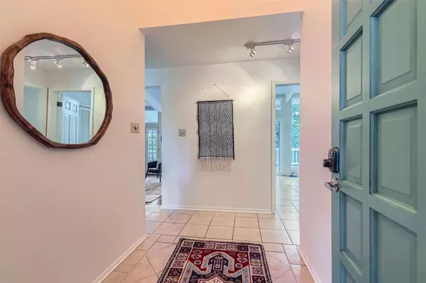 Austin, TX 78704,1901 Cresthaven DR