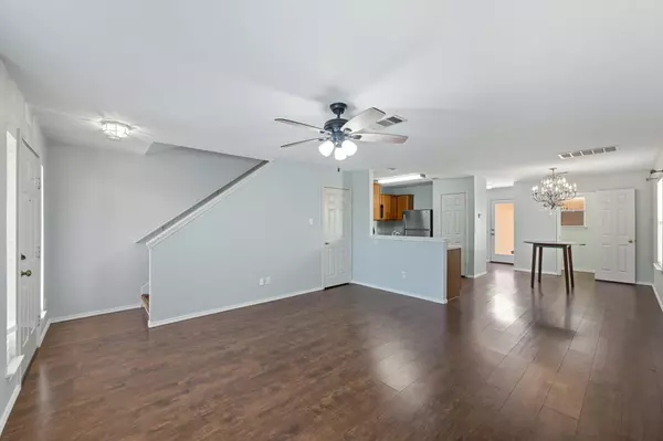 Austin, TX 78744,9214 Rowlands Sayle RD