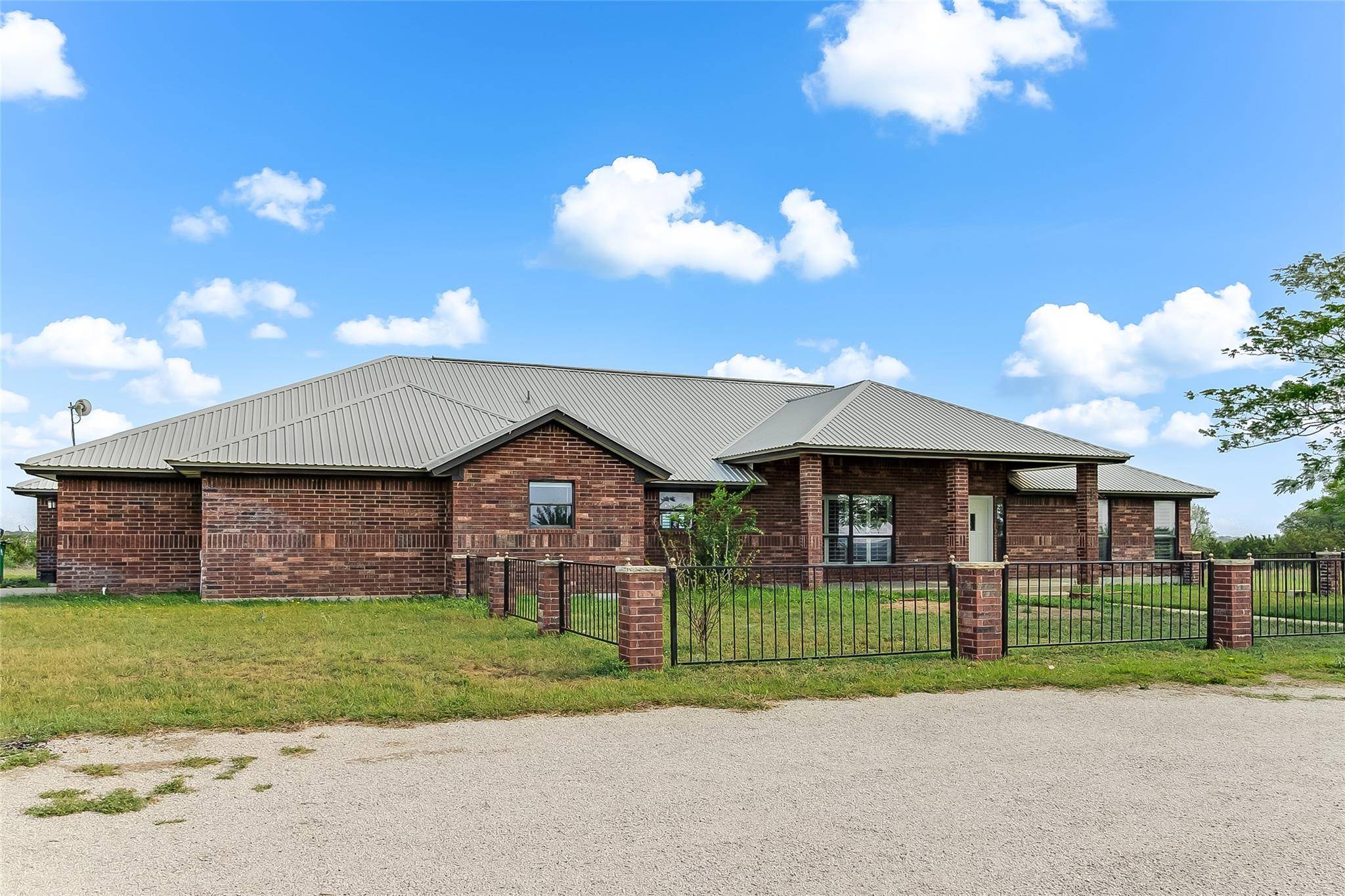 8321 County Road 200, Burnet, TX 78611