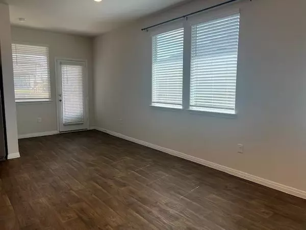 Kyle, TX 78640,311 Town Lake BND