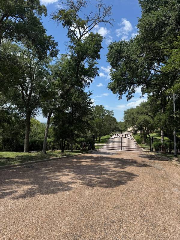 112 Kathleen Ave, La Grange, TX 78945