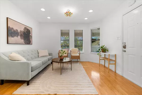 Austin, TX 78757,2104 Cullen Ave #7-204