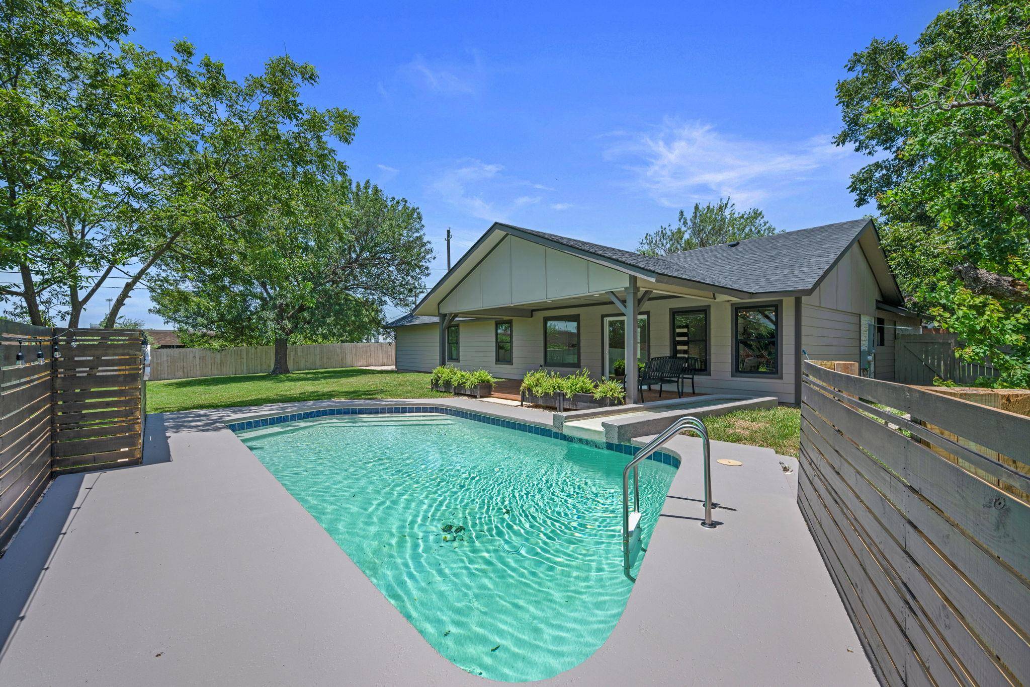 7301 Berkman DR, Austin, TX 78752