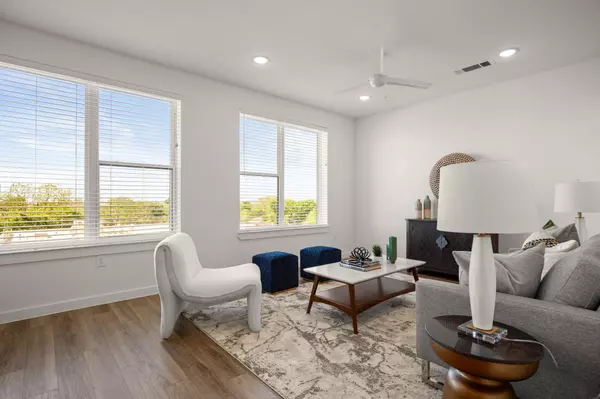 Austin, TX 78752,6324 N Lamar BLVD #209