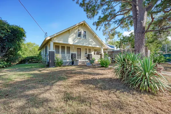 La Grange, TX 78945,935 E Upper Line ST