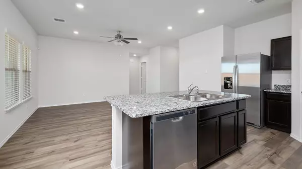 Jarrell, TX 76537,132 McNamara CT