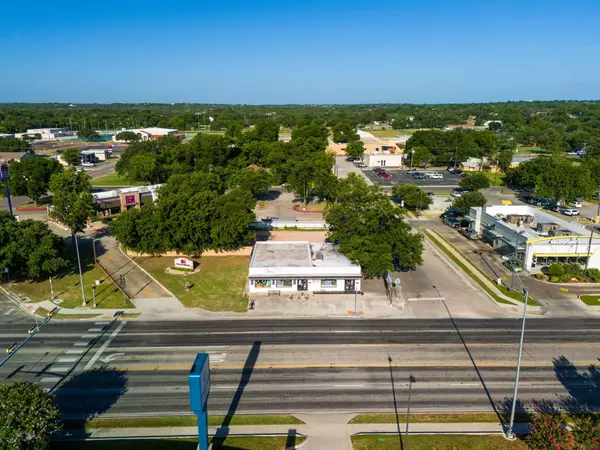 Lampasas, TX 76550,904 S Key Ave