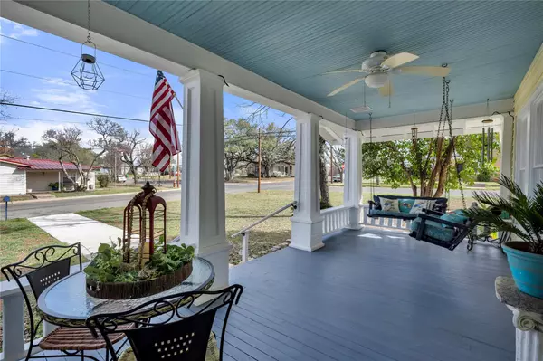 Llano, TX 78643,909 Flag ST