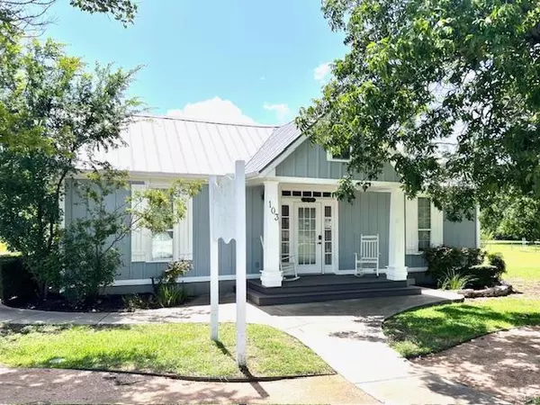 103 N West DR, Leander, TX 78641