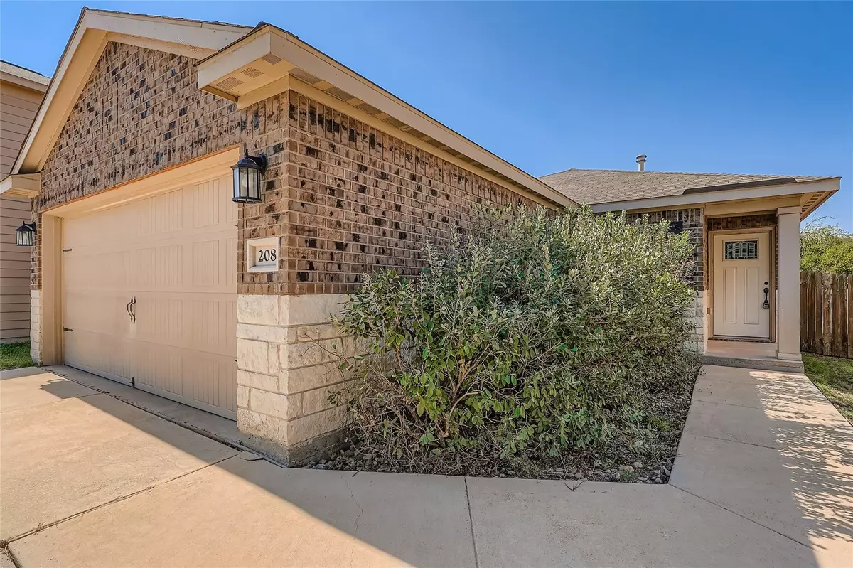 Kyle, TX 78640,208 Isabel LN