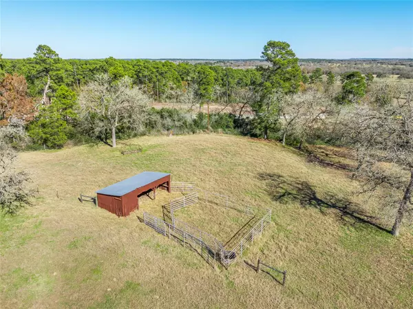 La Grange, TX 78945,414 Giese LN