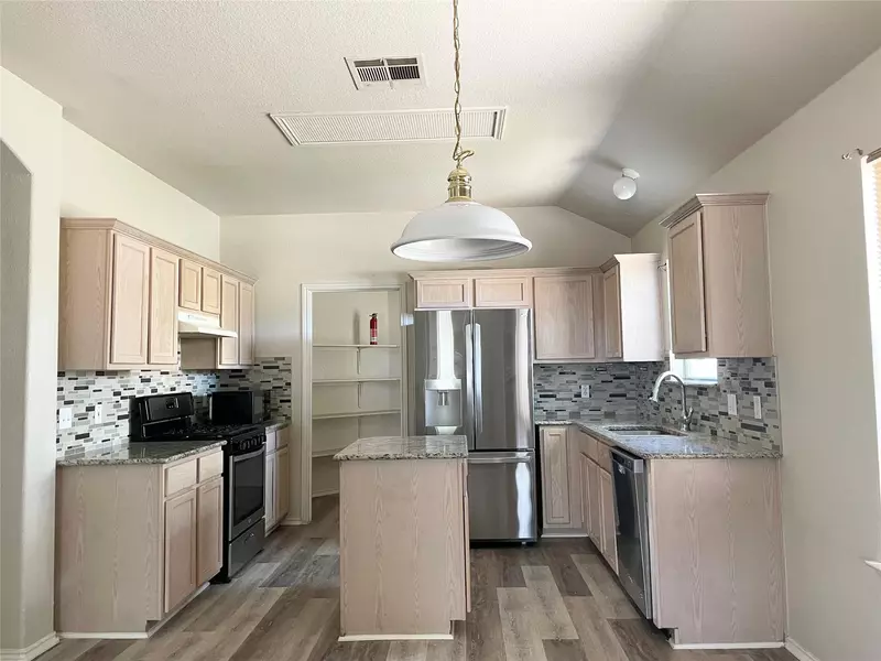 1506 Amarylis DR, Pflugerville, TX 78660