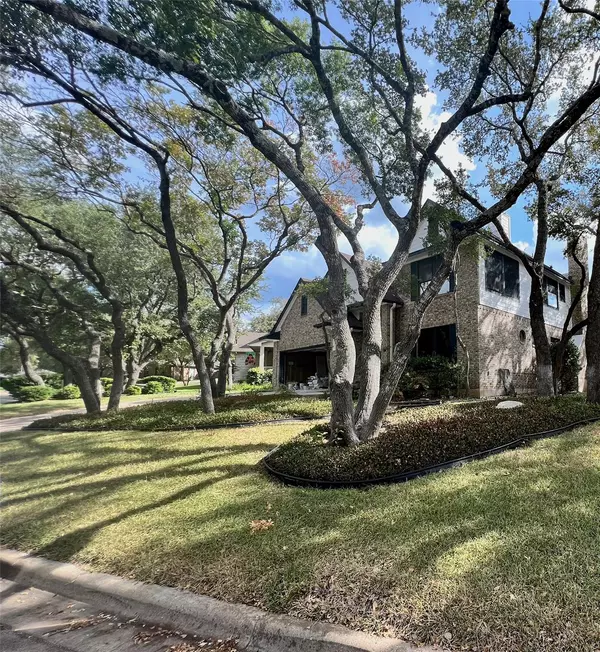 Austin, TX 78732,3914 Latimer DR