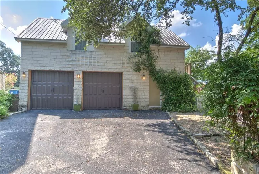 2404 Thornton RD #B, Austin, TX 78704