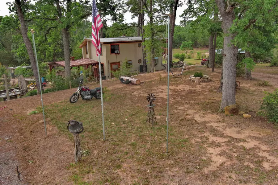 125 Turkey Trot RD, Smithville, TX 78957